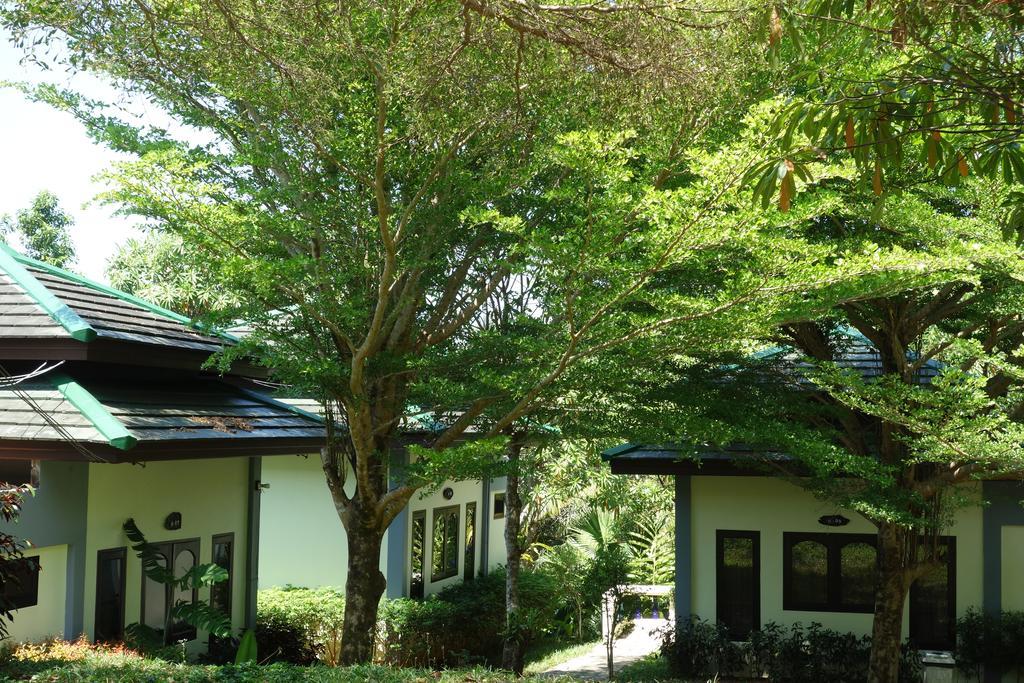 Khaolak Hillside Villa Khao Lak Exterior photo