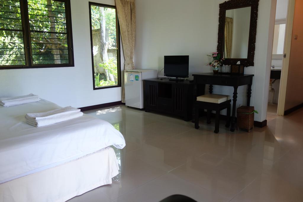 Khaolak Hillside Villa Khao Lak Exterior photo